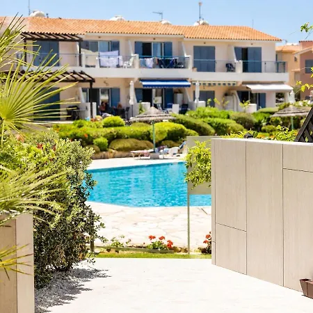 Seasons Boutique Terrace & Pool * Hlóraka
