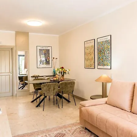 Apartman Seasons Boutique Terrace & Pool Hlóraka